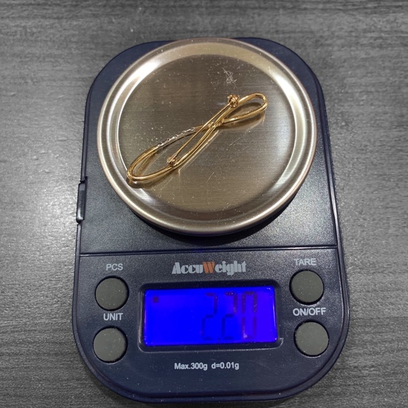 Vintage Solid 14K Elegant Gold Infinity Brooch With Small Diamonds - Picture 4 of 9